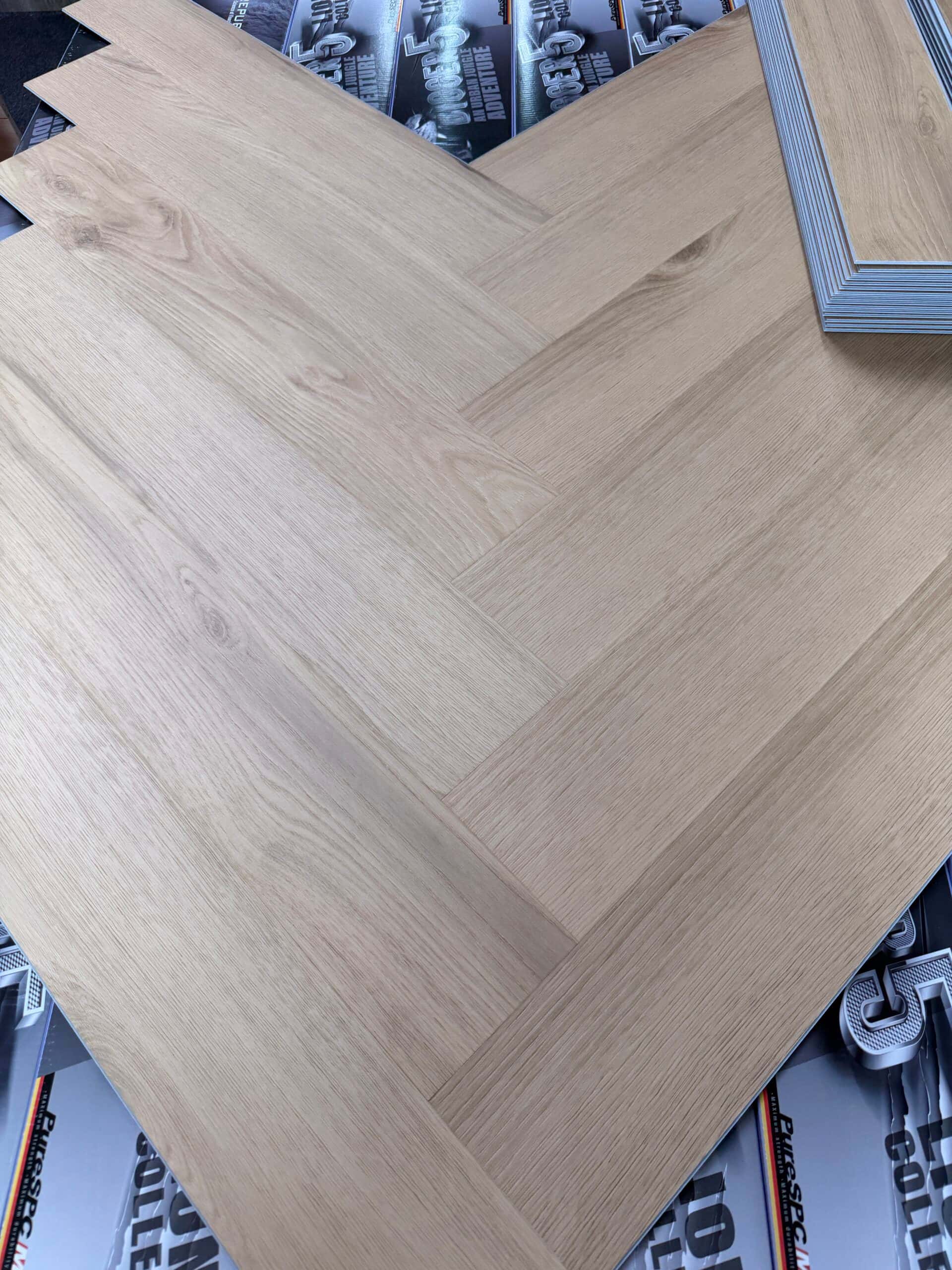 Rigid-Vinyl Siena Light Thumbnail 1