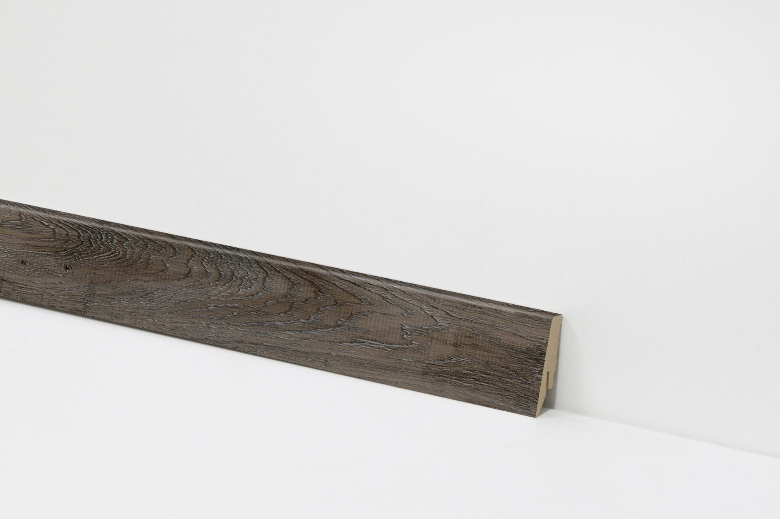 St58-Sockelleiste 2503