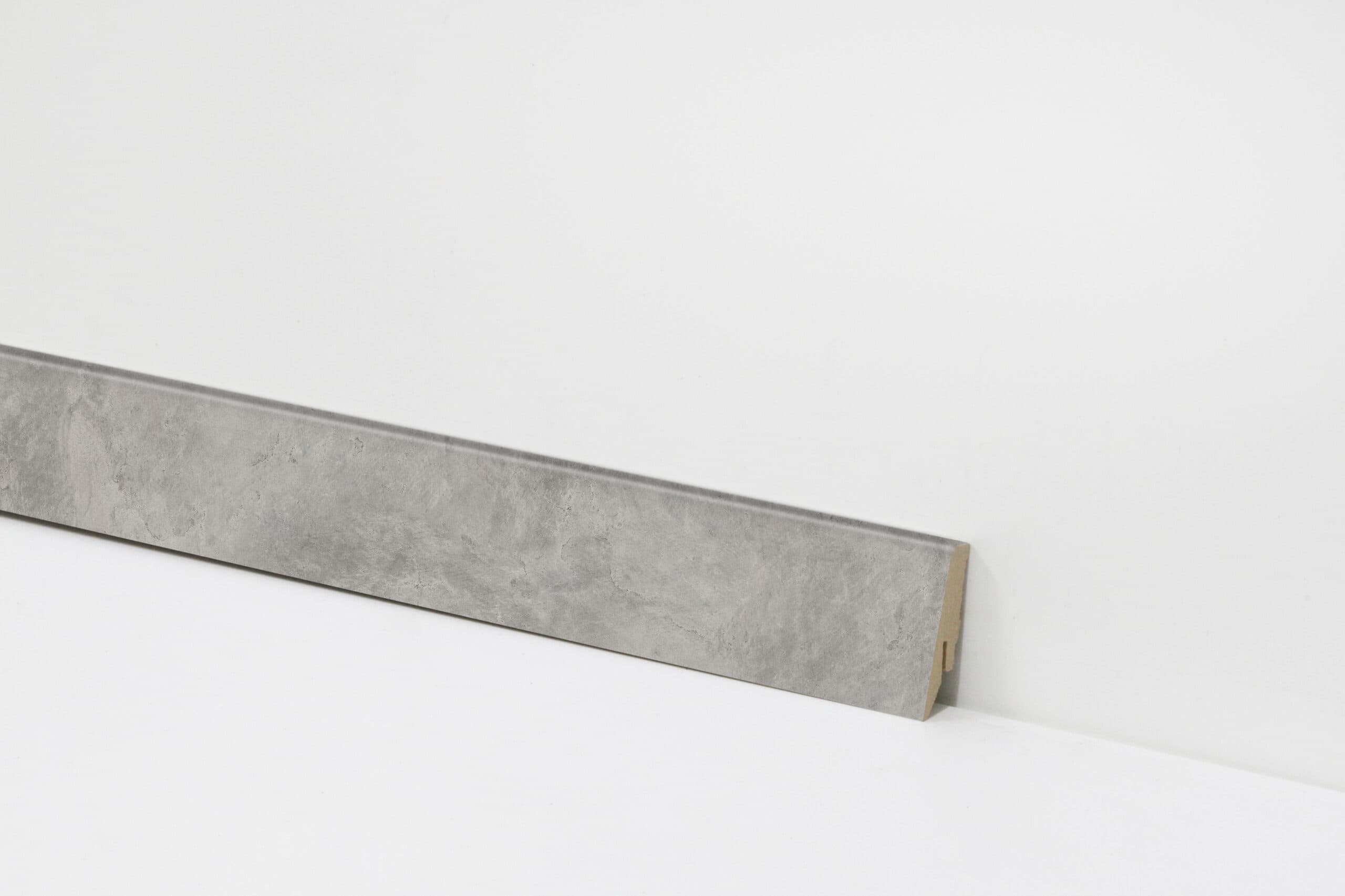 St58-Sockelleiste 3512