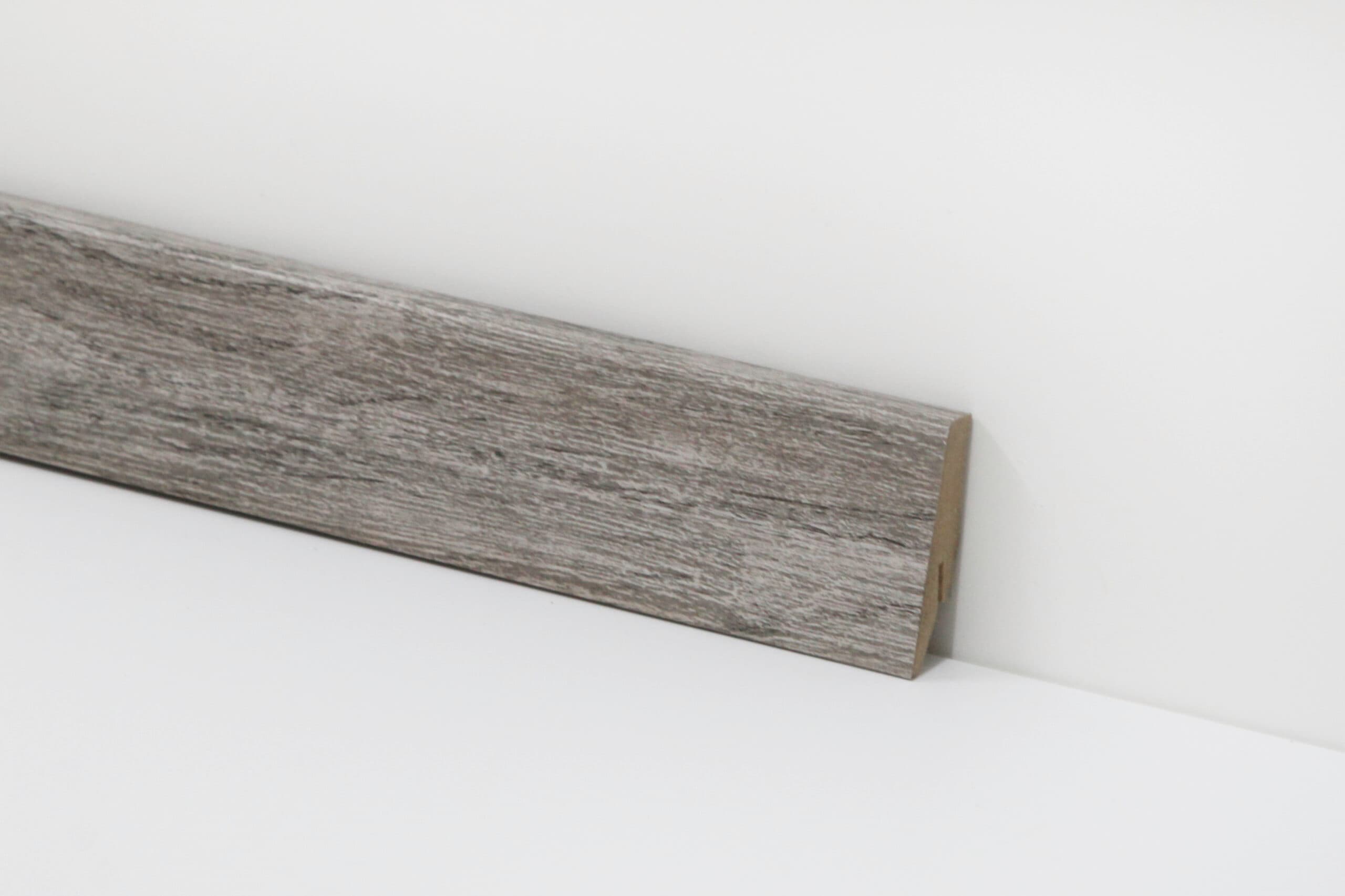 St58-Sockelleiste 8129