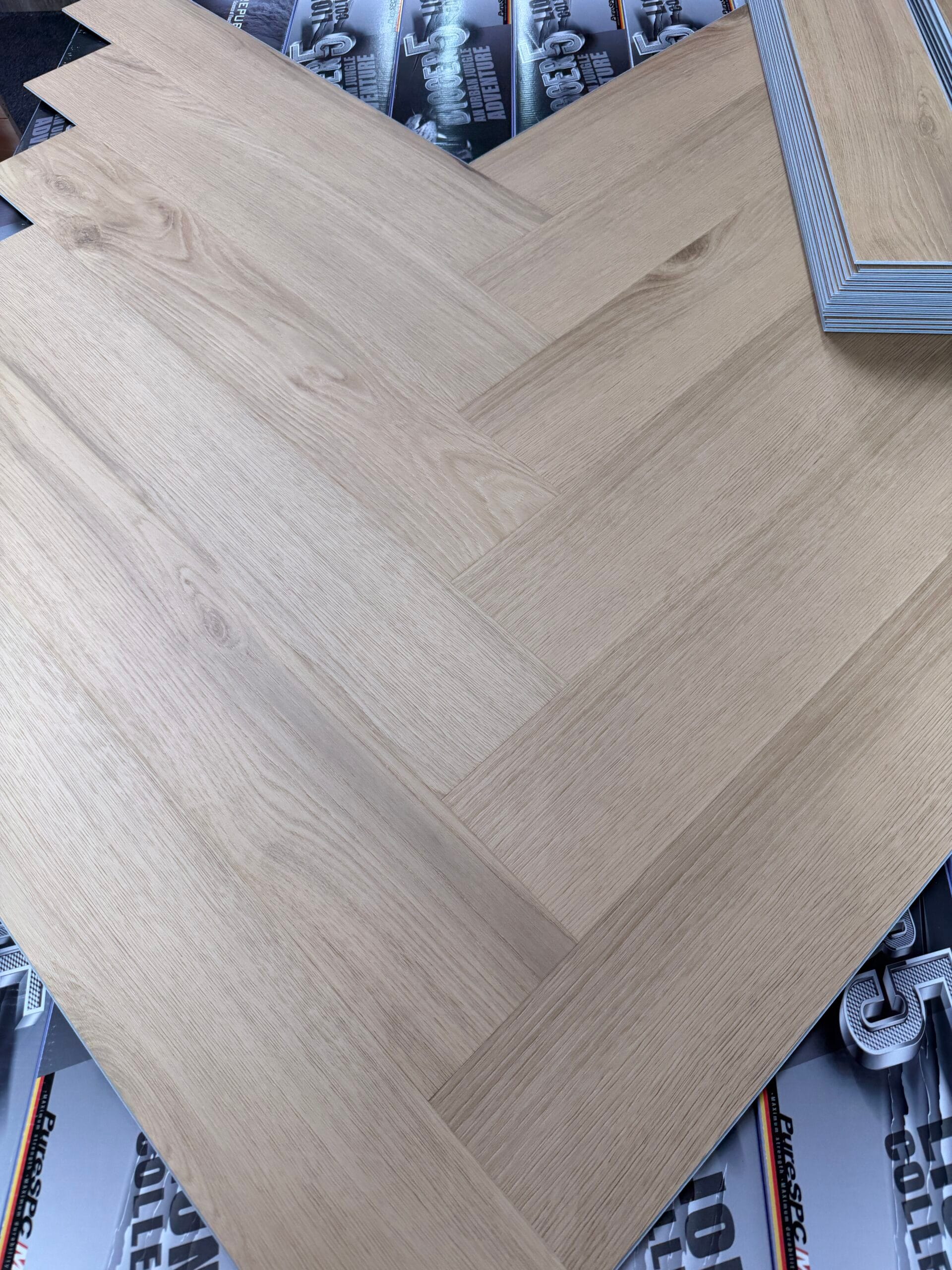 Rigid-Vinyl Siena Light
