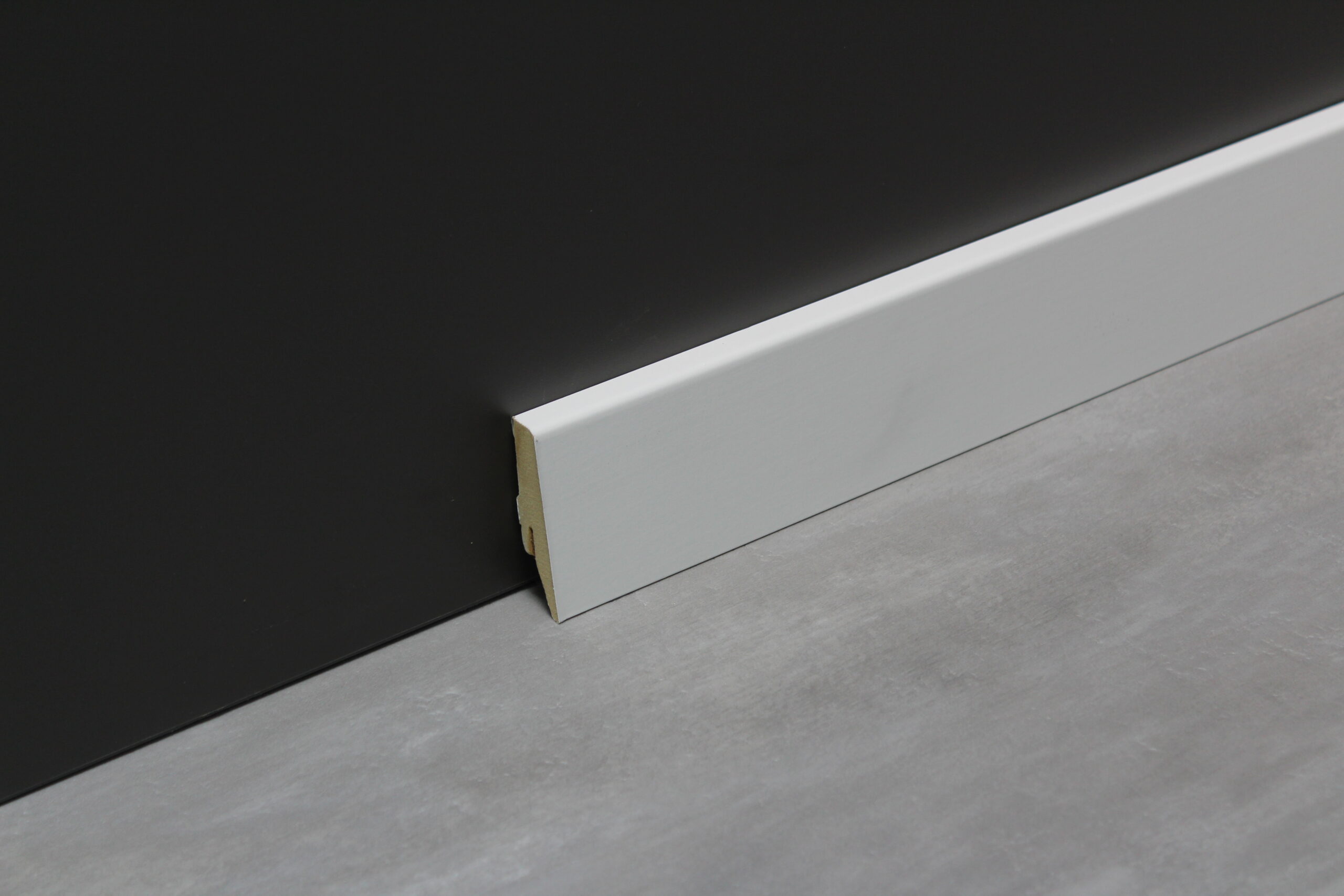 St58-Sockelleiste 58mm weiß