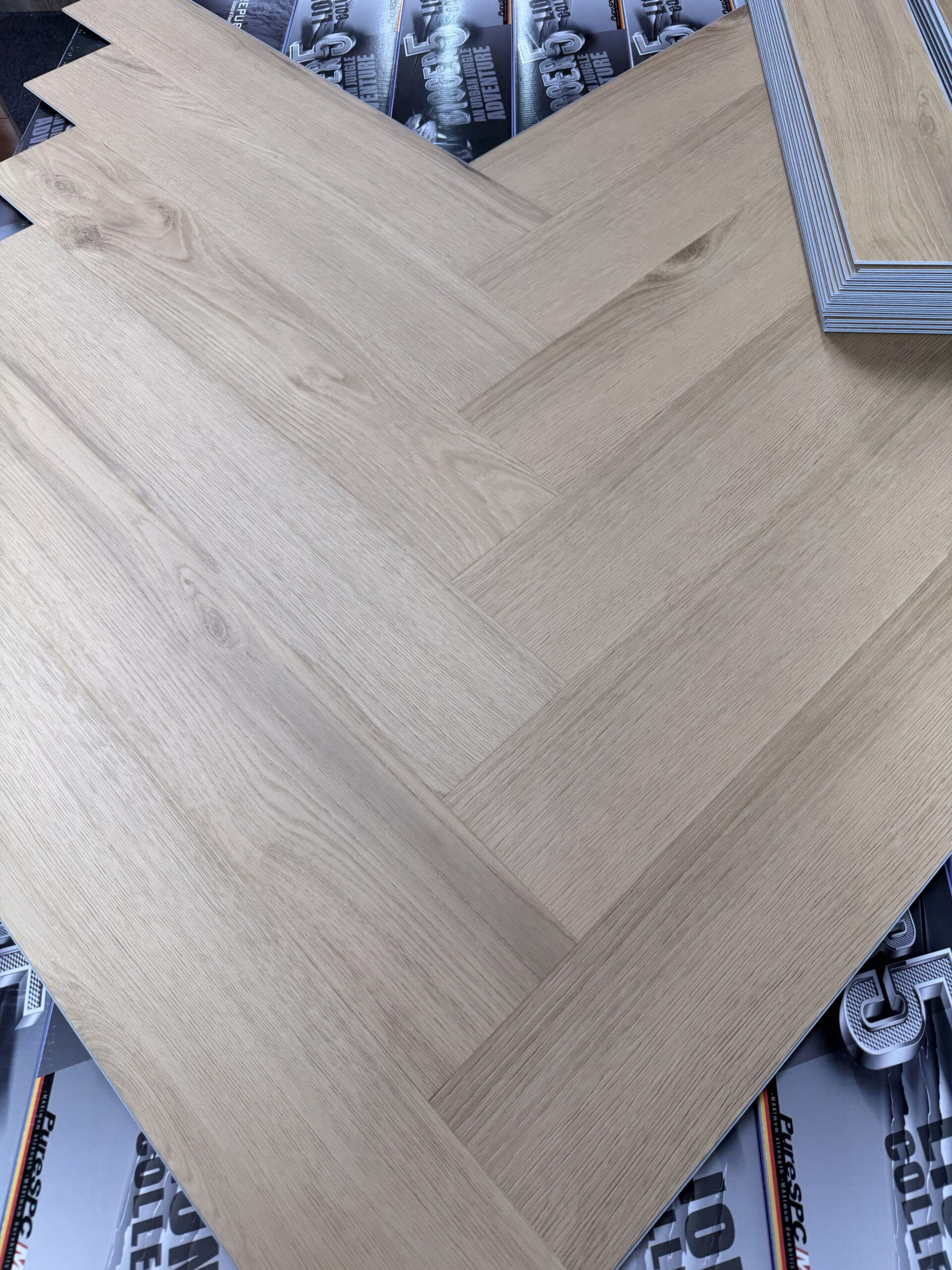 Rigid-Vinyl Siena Light